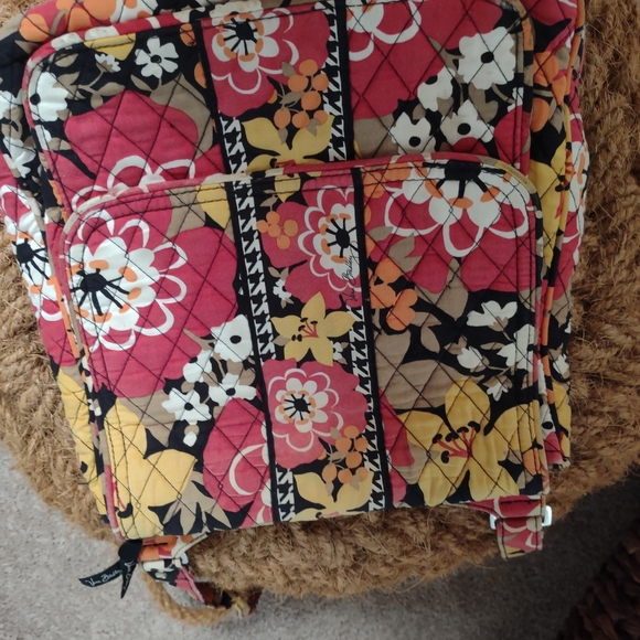 Vera Bradley classic crossbody bag - Picture 2 of 5